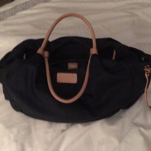 Beautiful weekender/diaper bag.